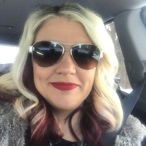 Meet your Posher, Candice